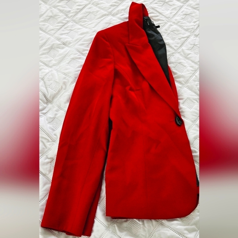 🌟Like New Vintage Elegant Red Blazer🌟 - Picture 2 of 8